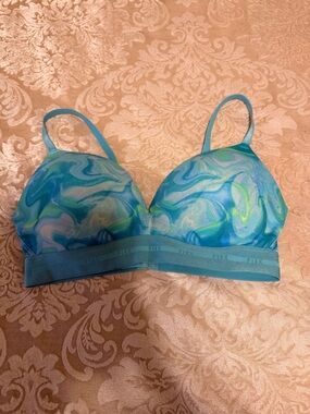 Victoria's Secret Teal and Aqua Marble Wireless Bra